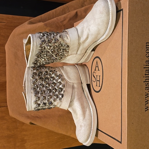 Ash Titanic 38 - Picture 3 of 4